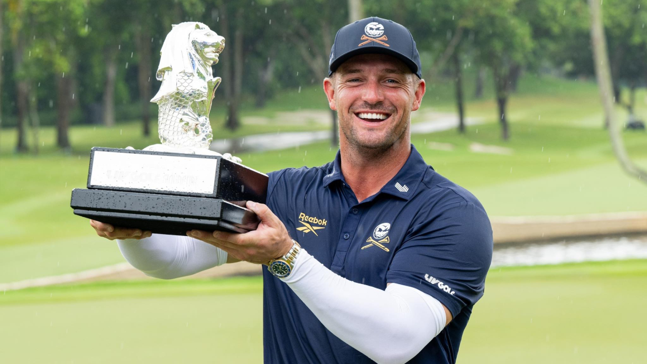 Bryson DeChambeau Menangi LIV Golf Singapore Setelah Duel Playoff