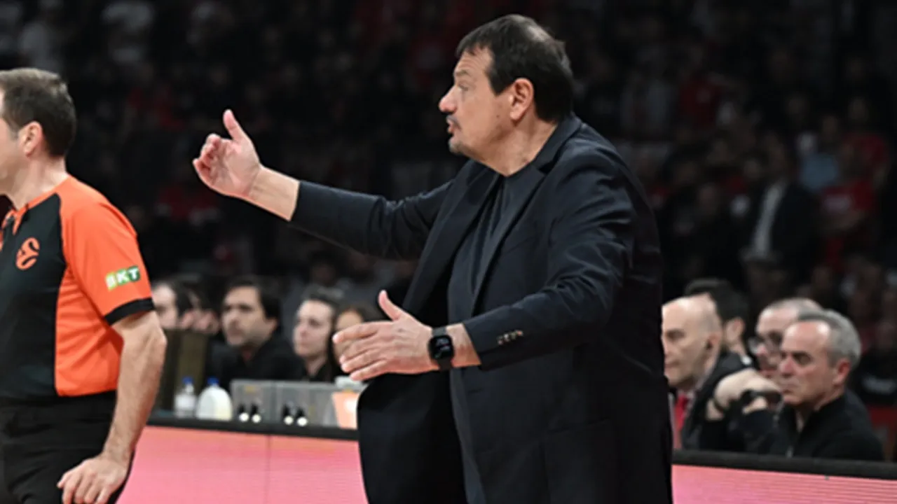 Ergin Ataman Puji Penampilan Kenneth Faried saat Kalahkan AEK