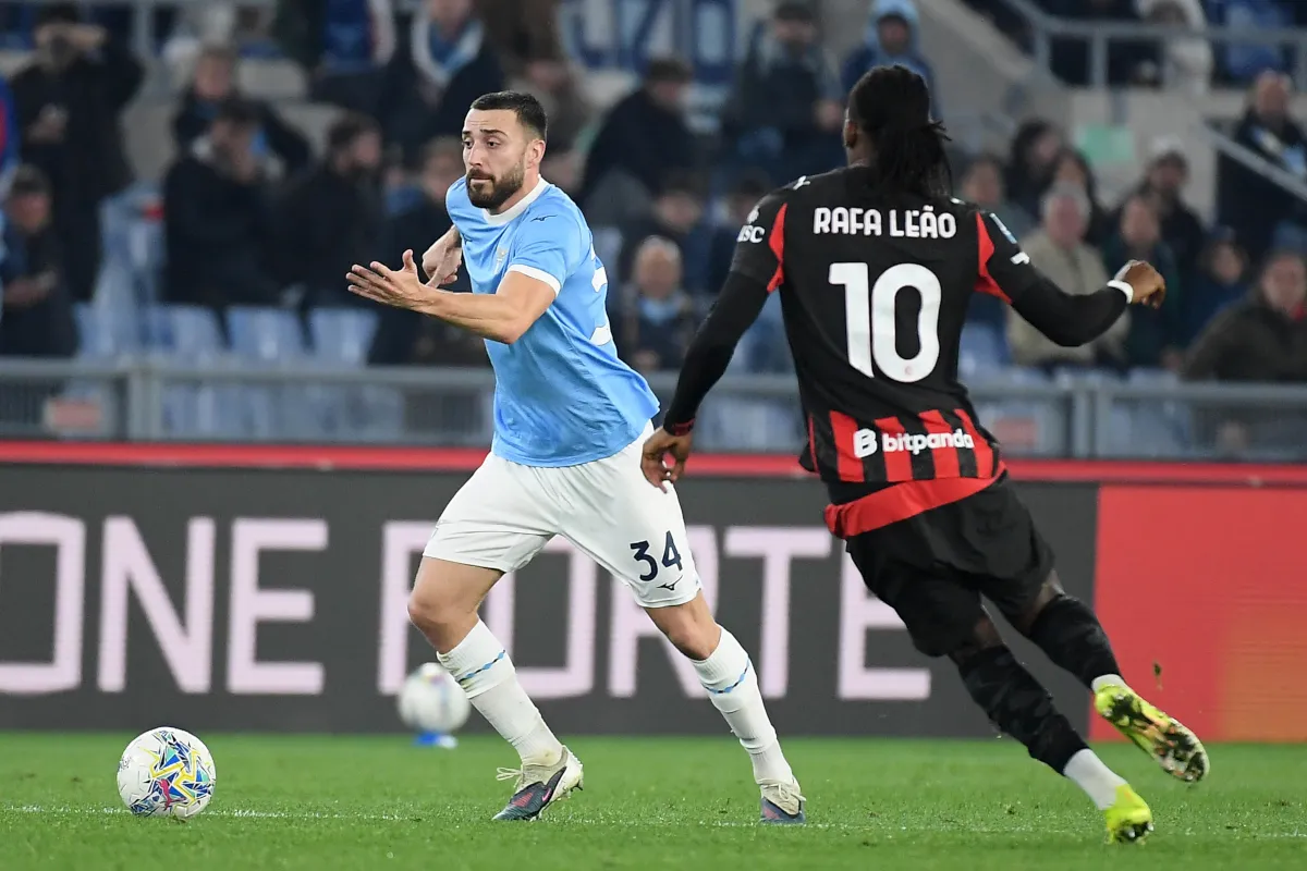 Lazio Jegal Ambisi Scudetto Milan dengan Kemenangan Tipis - sumber: (footballitalia)