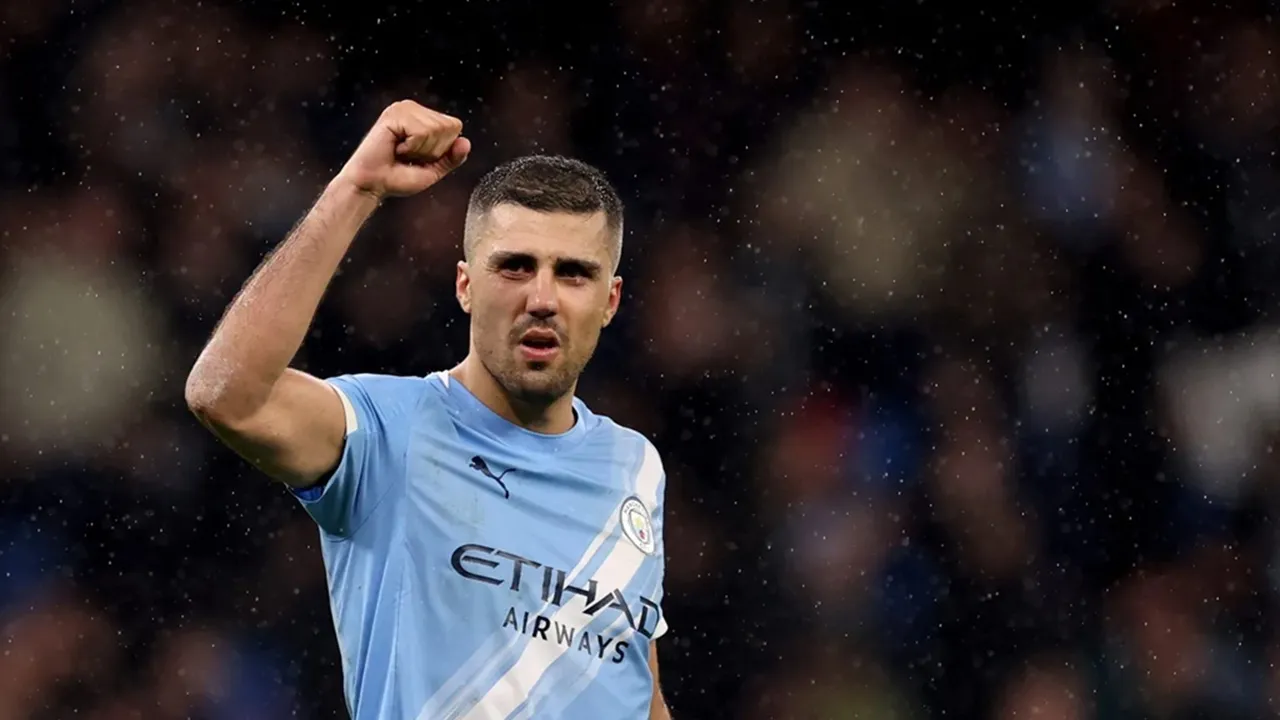 Rodri Tidak Menjawab Mengenai Ketertarikan Real Madrid