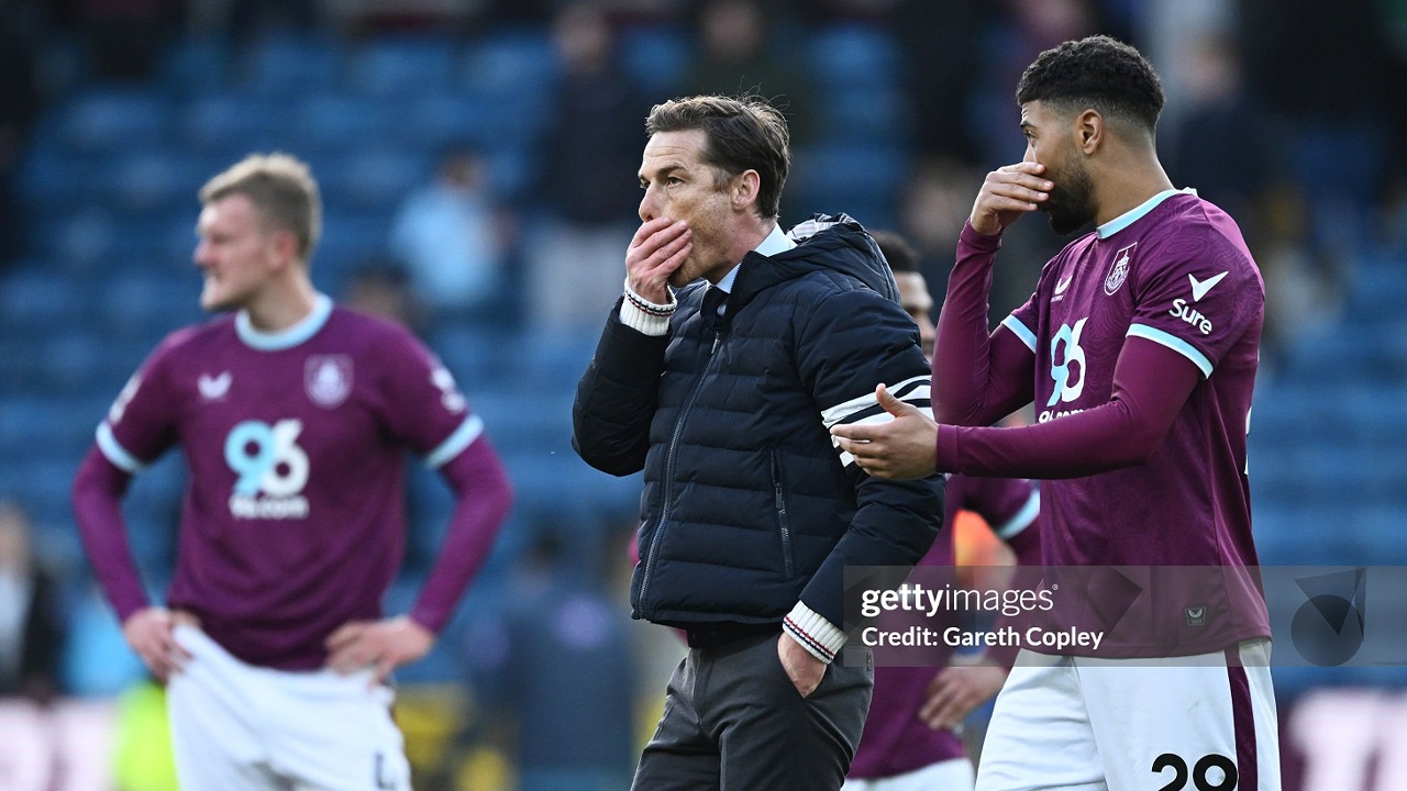 Scott Parker Emosional Bahas Rekor Buruk Burnley di Turf Moor