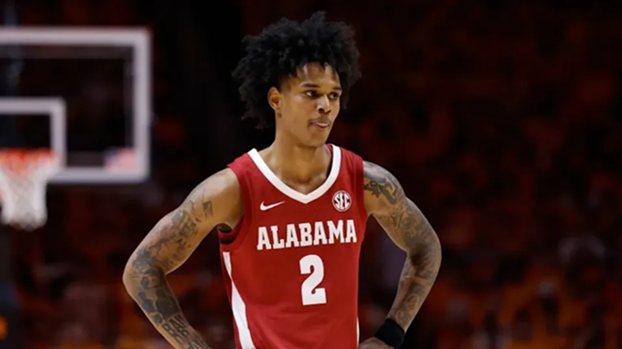 Alabama Kehilangan Aden Holloway Akibat Kasus Narkoba