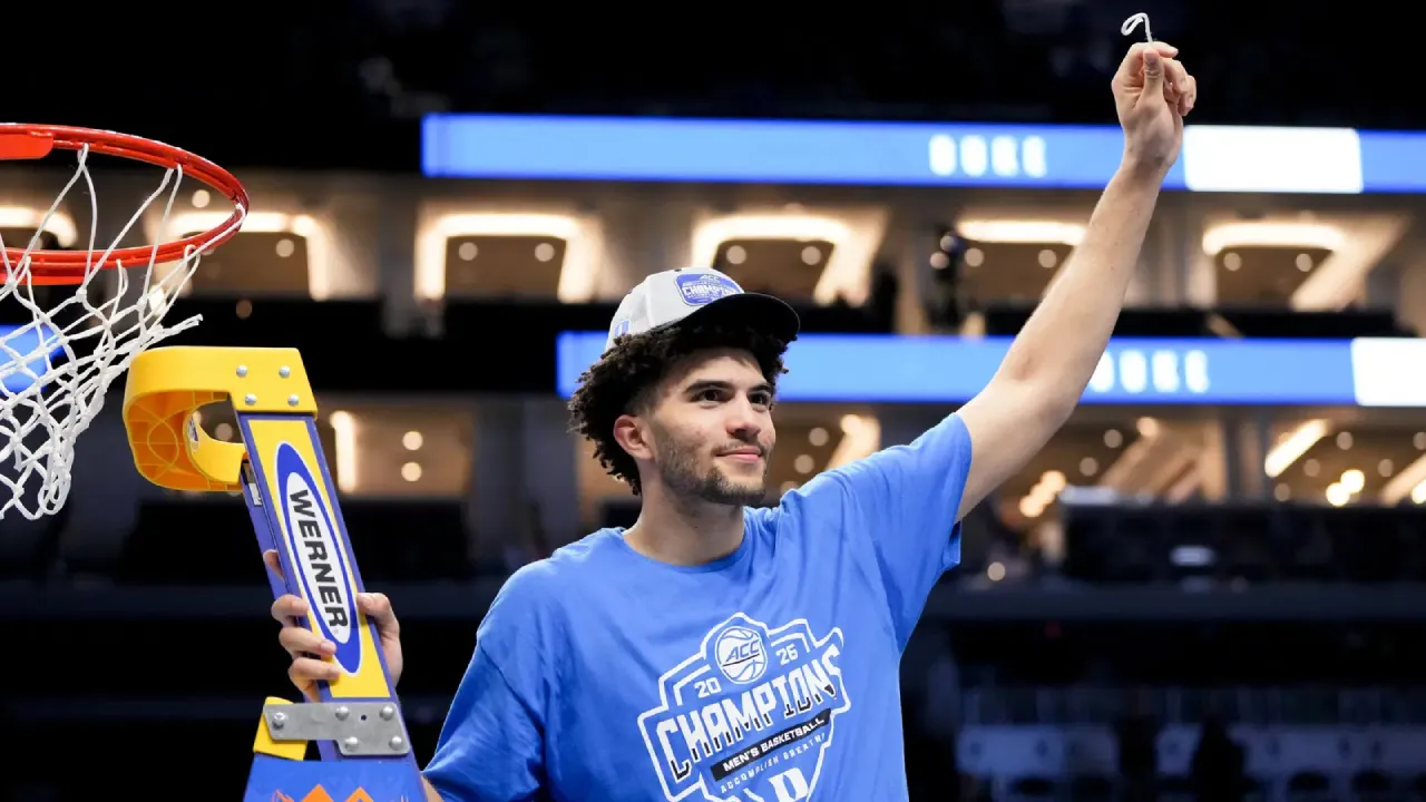 Cayden Boozer memimpin Duke Blue Devils menghadapi sejumlah pertandingan ketat di turnamen ACC akibat banyaknya cedera yang menimpa pemain utamanya. (Foto: AP)