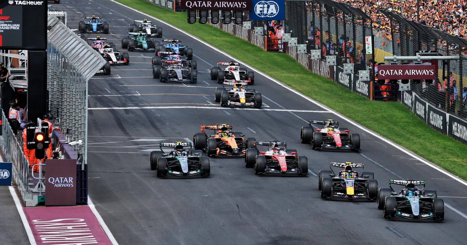 Eks Bos Red Bull Tuntut Perubahan Aturan F1 - sumber: (racingnews365)