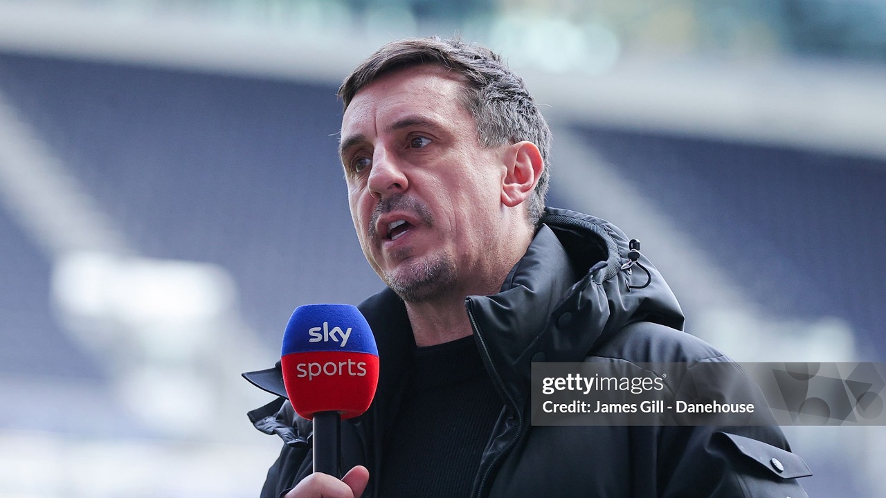 Gary Neville Minta Liam Rosenior Hentikan Huddle Chelsea