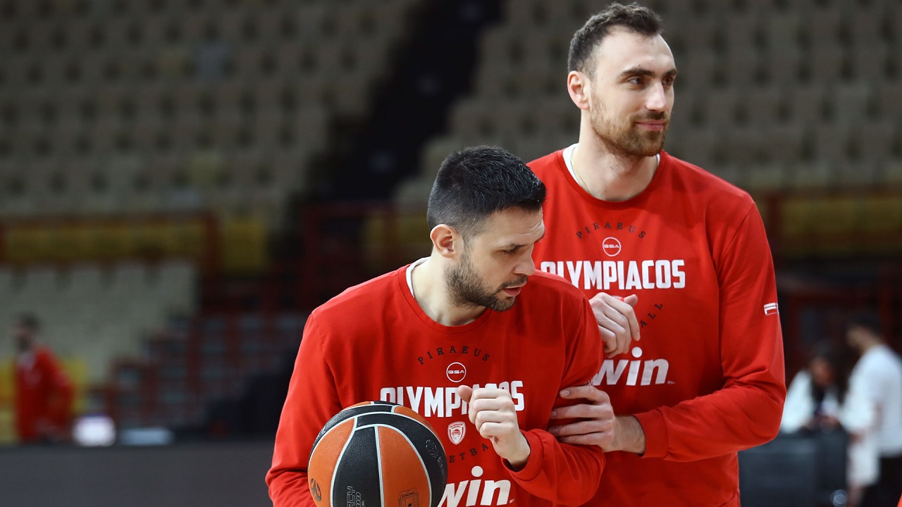 Kostas Papanikolaou Ingin Olympiacos Fokus Penuh Lawan Fenerbahce