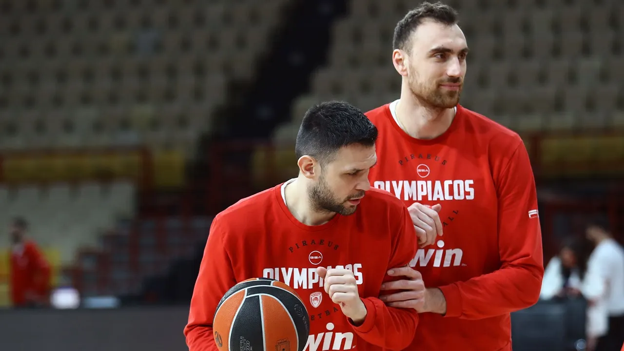 Kostas Papanikolaou Ingin Olympiacos Fokus Penuh Lawan Fenerbahce