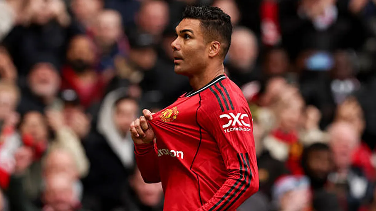 Leny Yoro Akui Skuat Manchester United Berharap Casemiro Tidak Pergi
