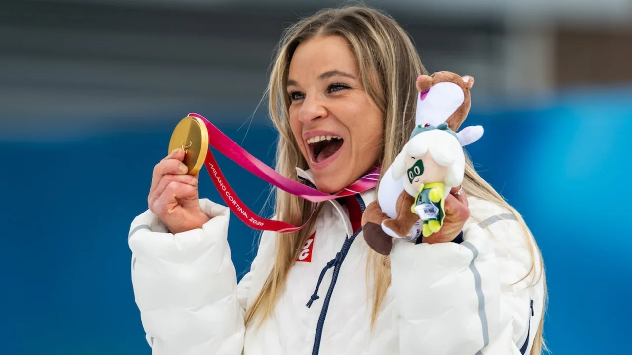 Dengan total 24 medali dari edisi musim panas dan musim dingin, Oksana Masters memperkuat statusnya sebagai atlet Paralimpiade Musim Dingin tersukses AS. (Foto: AP)