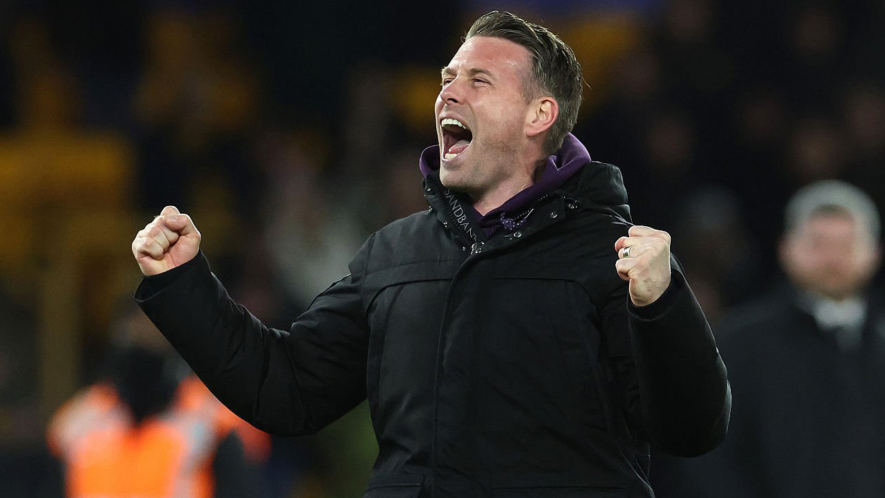 Rob Edwards Bahagia Lihat Performa Wolves Membaik di Lima Laga Terakhir