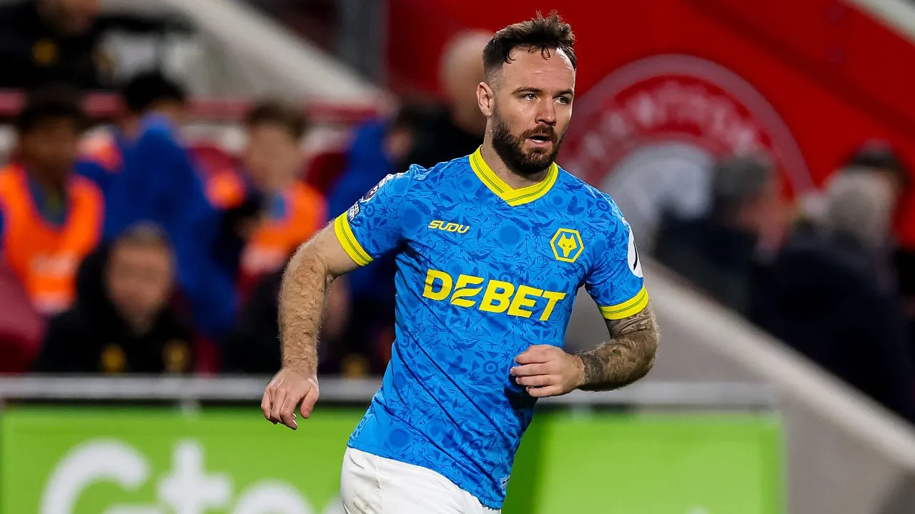 Rob Edwards Puji Adam Armstrong Usai Cetak Gol Perdana untuk Wolves