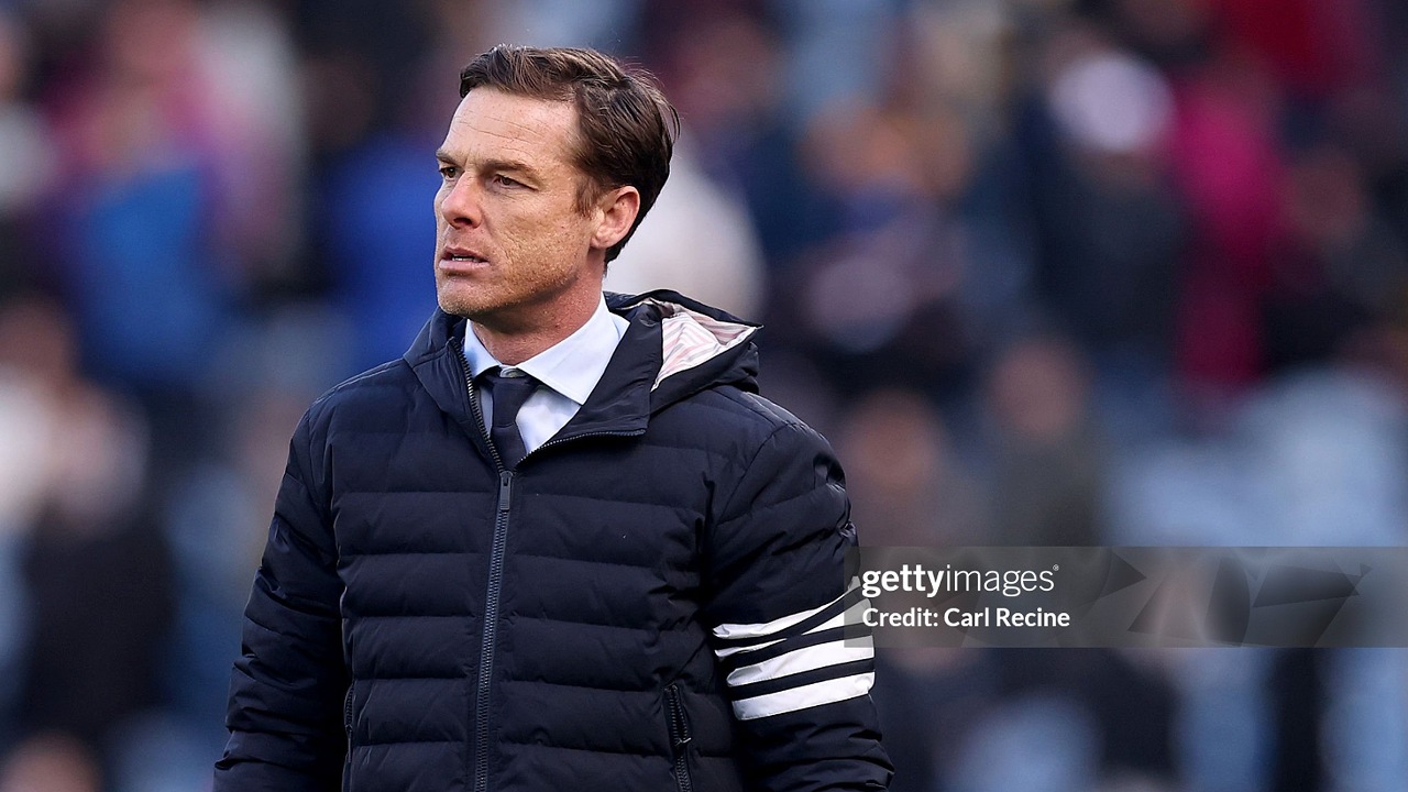 Scott Parker Akui Burnley Terjebak Dilema Taktik Musim Ini