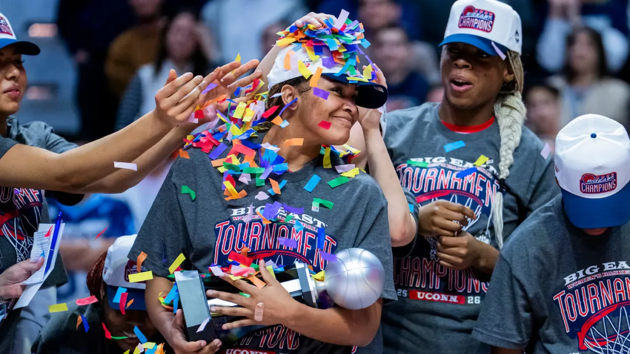 UConn mendapatkan posisi unggulan keseluruhan nomor satu untuk turnamen NCAA setelah mengalahkan UCLA dalam pemungutan suara komite seleksi. (Foto: AP)