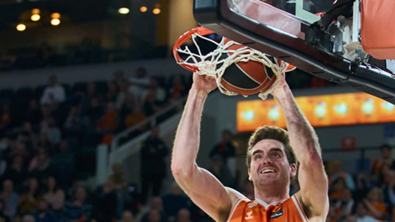 Valencia Basket Hampir Capai Kesepakatan dengan Nate Reuvers