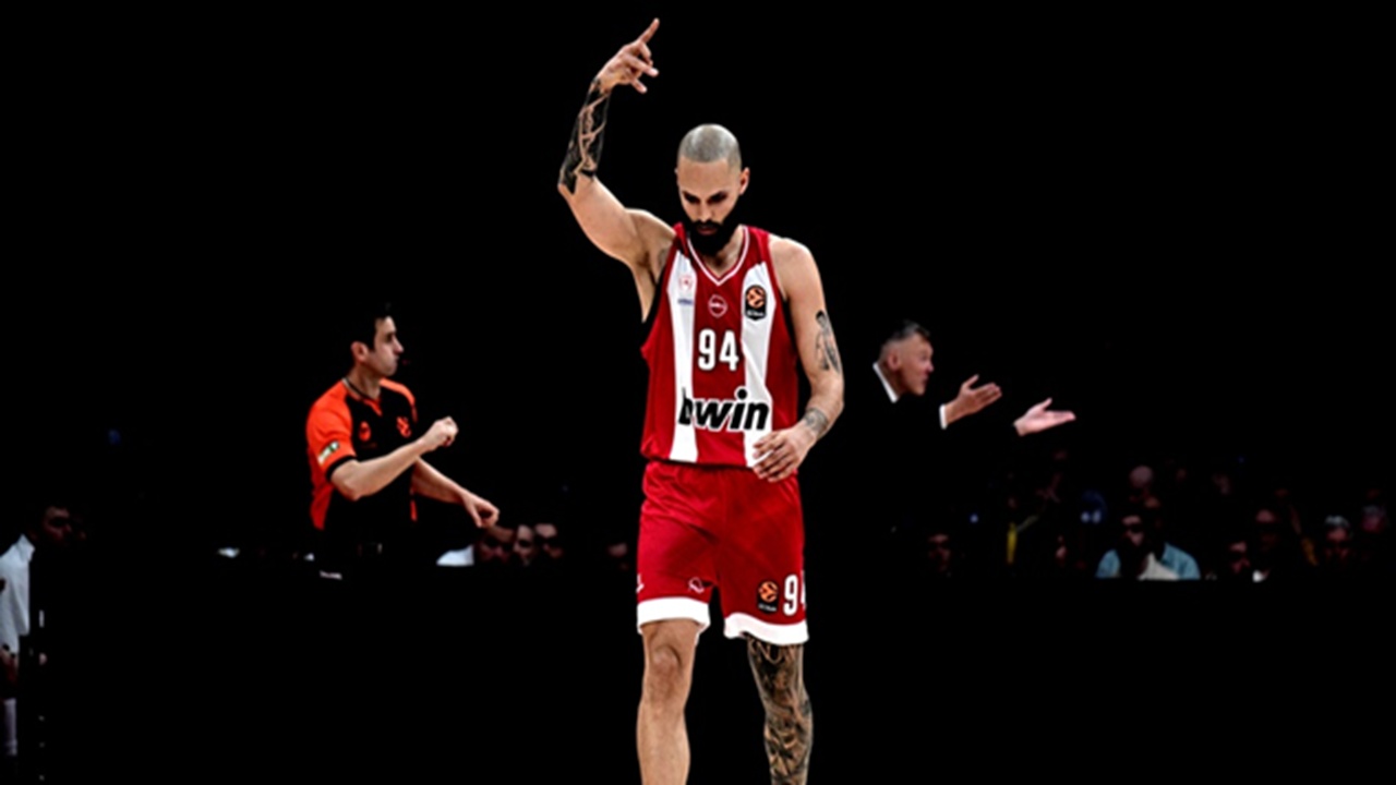 Evan Fournier Buka Suara Usai Cetak Rekor Bersama Olympiacos