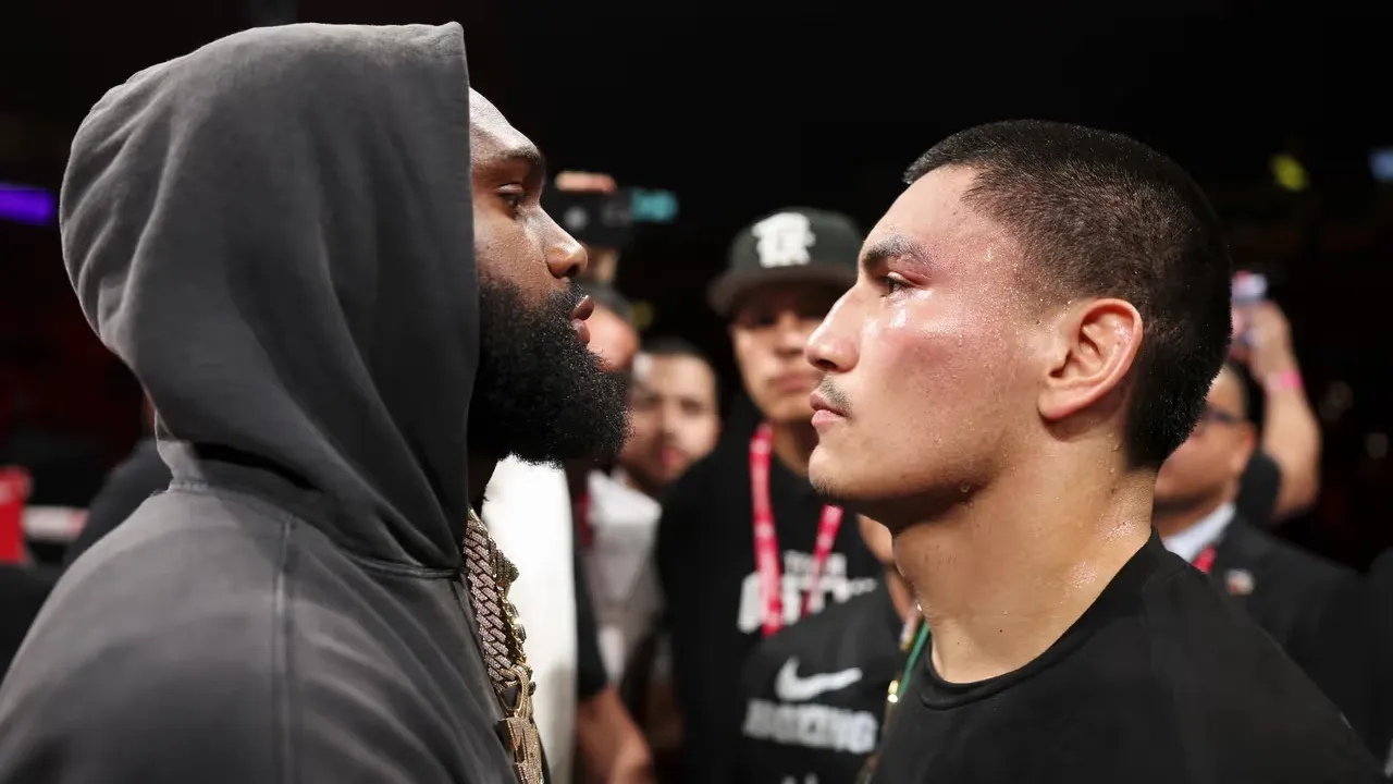 Jaron Ennis (kiri) dan Vergil Ortiz. (Foto: Fight TV)