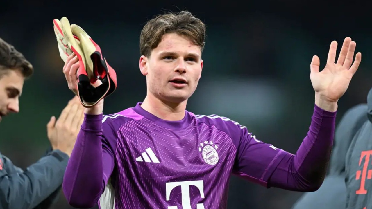 Jonas Urbig Dapat Lampu Hijau untuk Tampil Lawan Atalanta