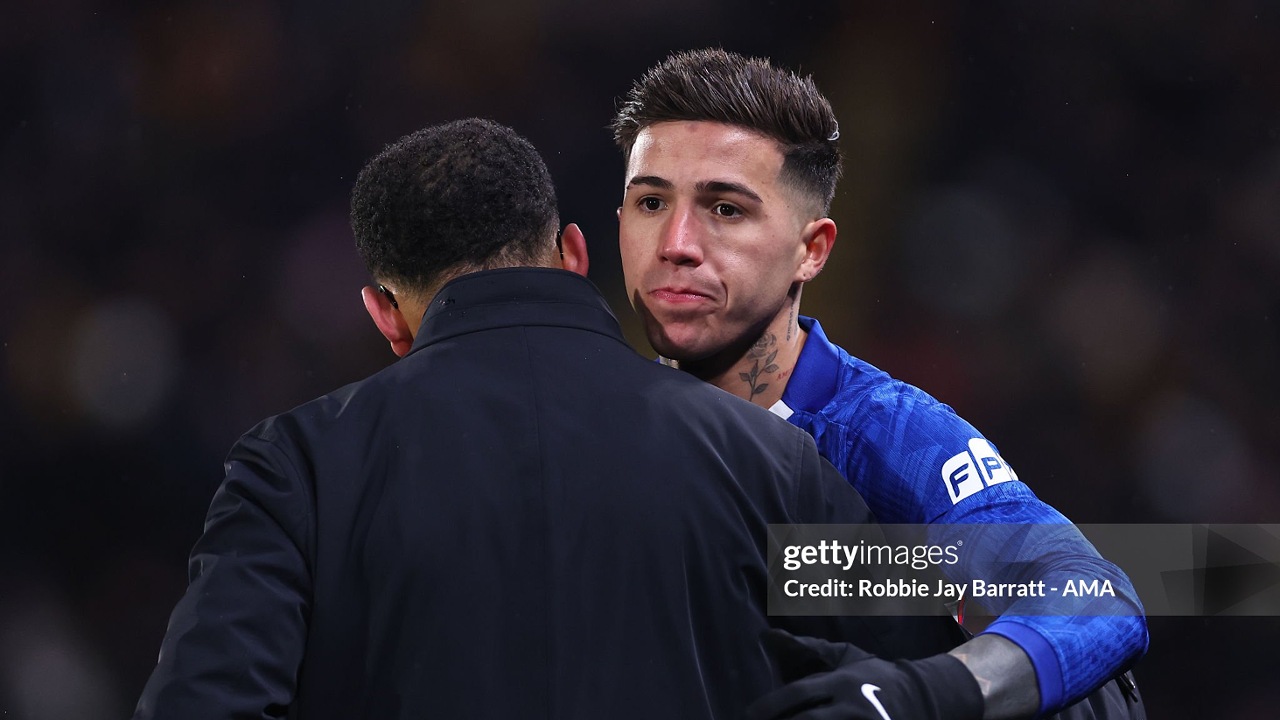 Liam Rosenior Tanggapi Komentar Enzo Fernandez soal Masa Depan