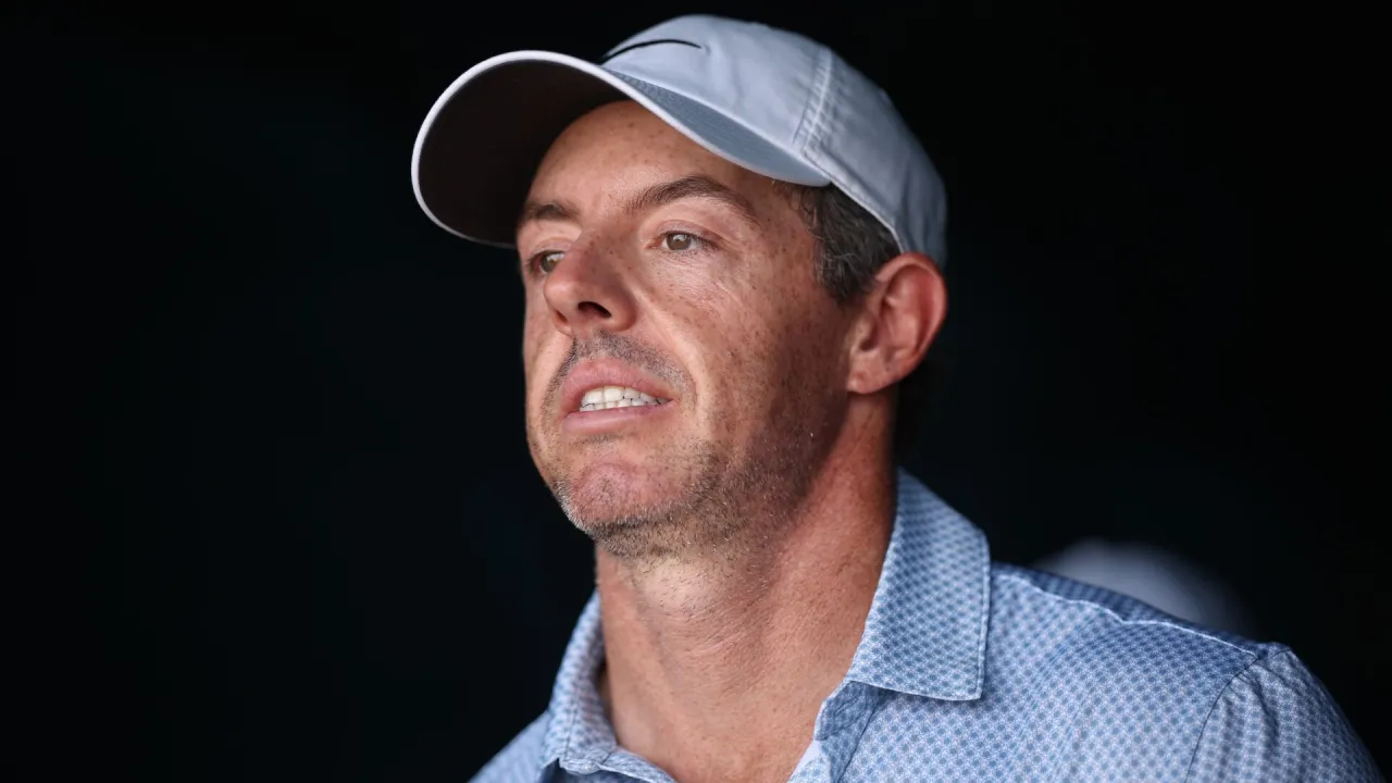 Rory McIlroy tidak tampil optimal di The Players Championship setelah persiapannya terganggu cedera punggung yang dialami sebelum turnamen berlangsung. (Foto: Golf Digest)