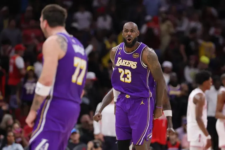 Doncic dan LeBron Gabung Raih 70 Poin, Lakers Tekuk Rockets - sumber: (mainbasket)