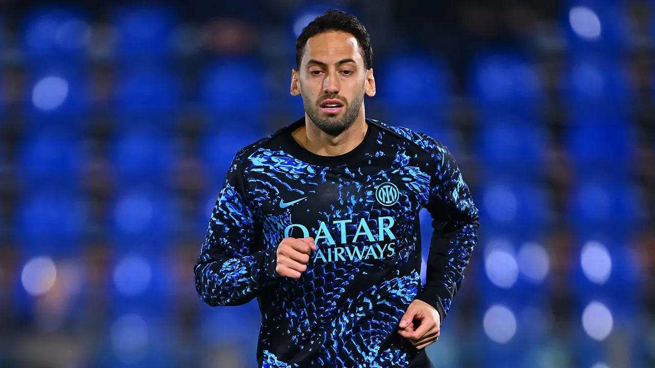 Inter Milan Hentikan Pembicaraan Kontrak Baru dengan Hakan Calhanoglu