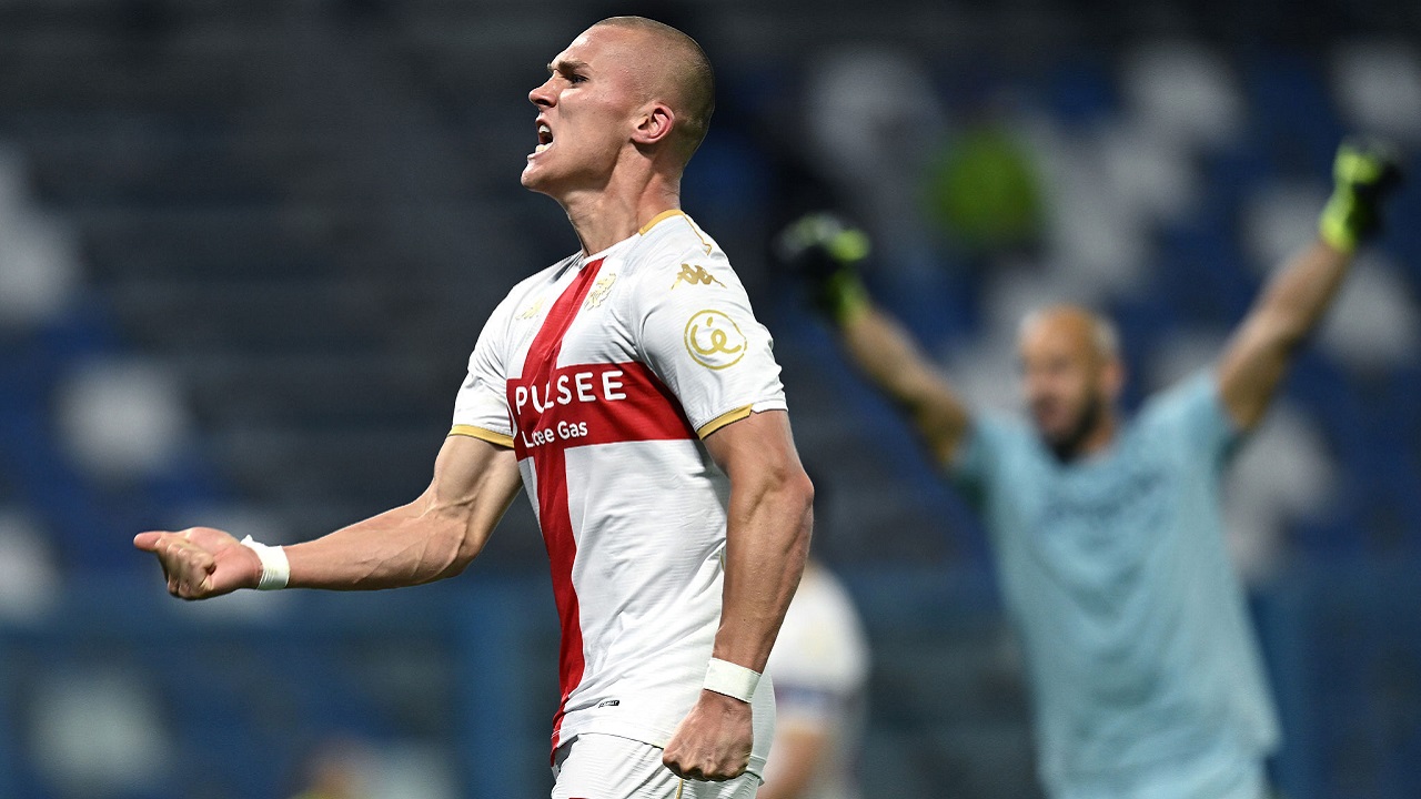 Jika Bastoni Hengkang, Inter Milan Bidik Leo Ostigard Sebagai Pengganti