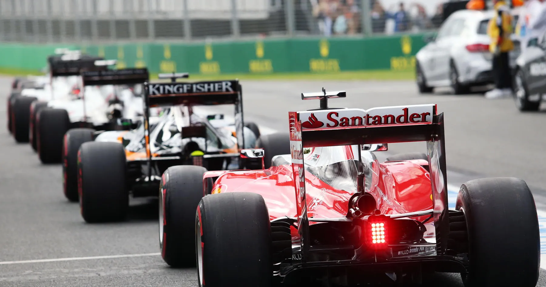 Kenangan: Aturan F1 Dikritik Setelah Kekacauan - sumber: (racingnews365)