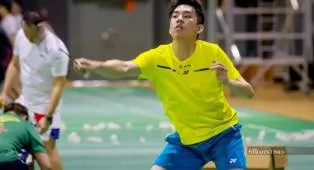 Tengah Cedera, Mengapa Man Wei Chong Masih Terus Bermain?