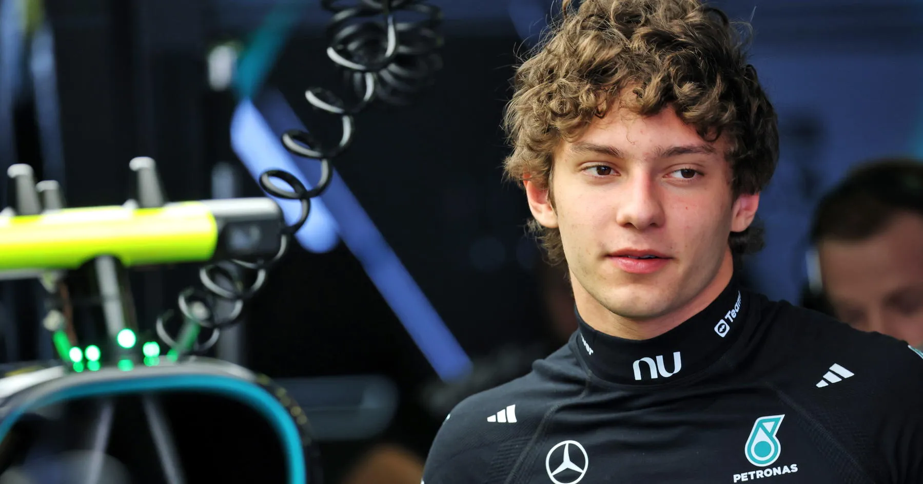 Toto Wolff: Pentingnya Lindungi Kimi Antonelli dari “Pencuri Waktu” - sumber: (racingnews365)