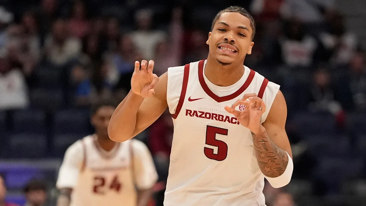 Arkansas Kalahkan Hawaii untuk Menangkan Babak Pertama March Madness