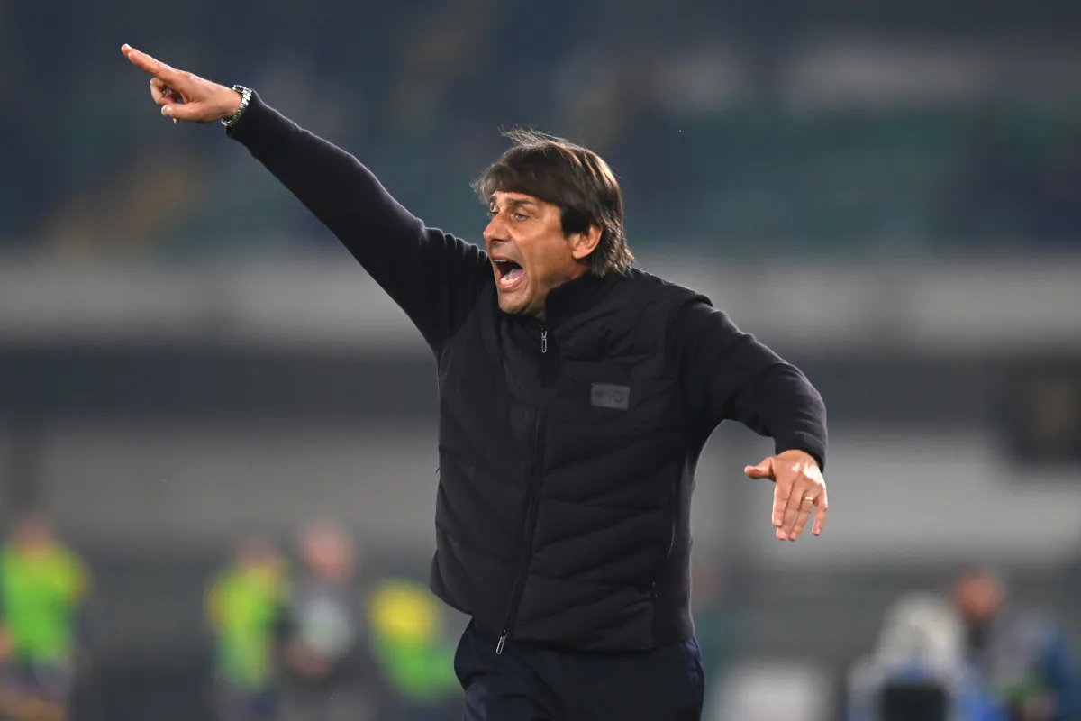 Conte Andalkan Tiga Pemain Asal Manchester saat Napoli Tantang Cagliari - sumber: (footballitalia)