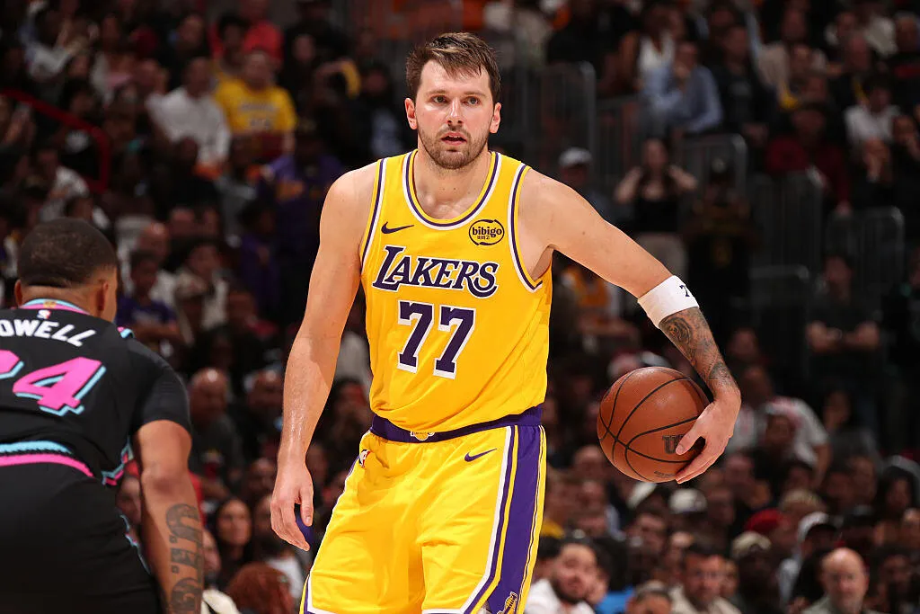 Doncic Torehkan 100 Poin dalam Dua Malam Berturut-turut - sumber: (mainbasket)