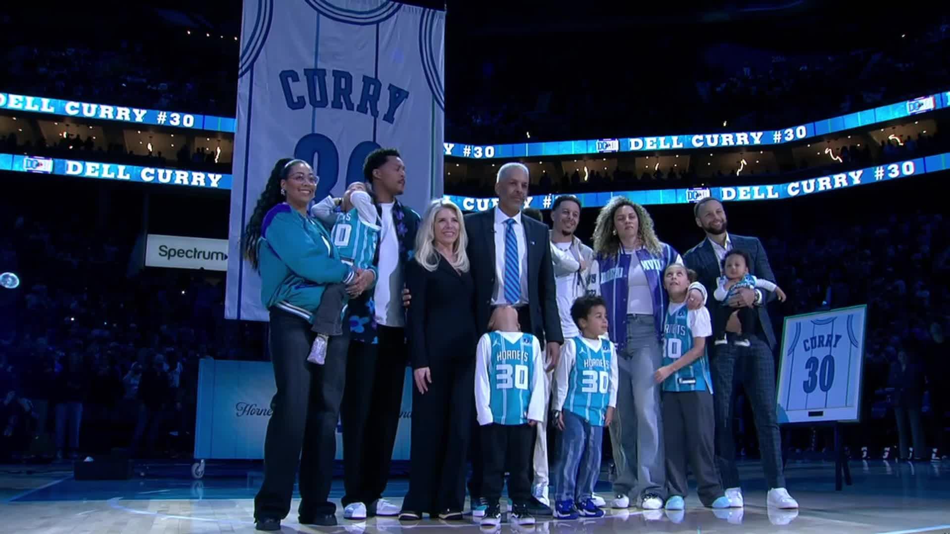 Jersey Dell Curry Resmi Dipensiunkan oleh Charlotte Hornets