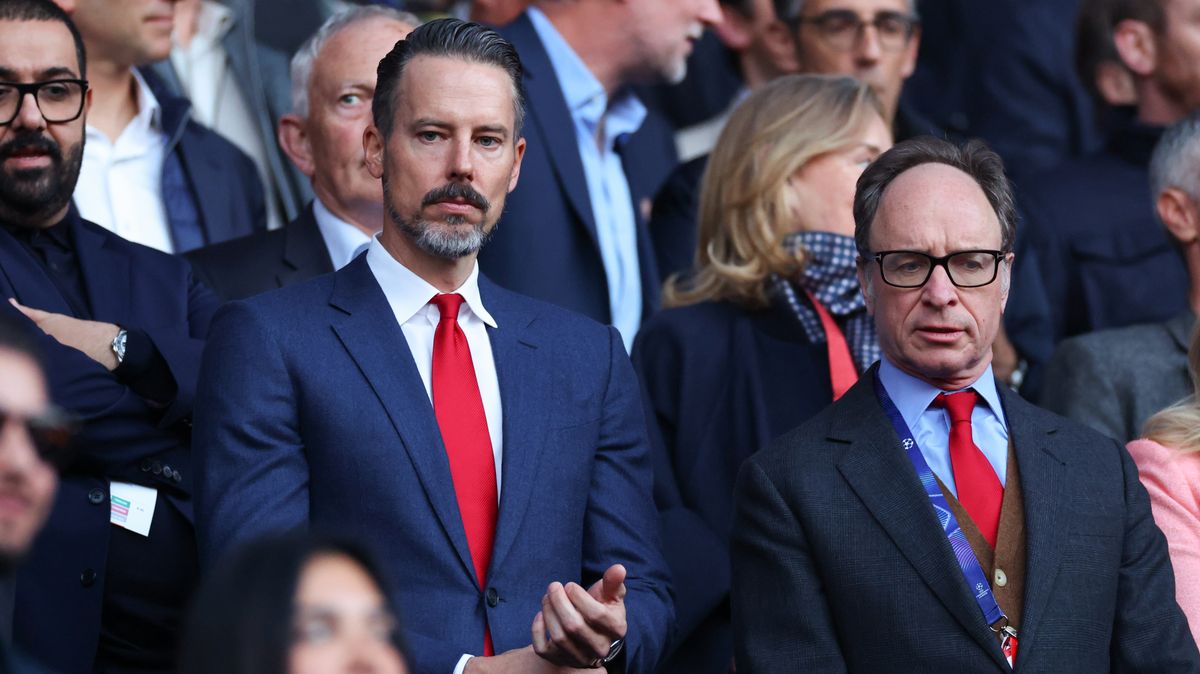 Josh Kroenke Hadiri Final Carabao, Bahas Transfer Arsenal
