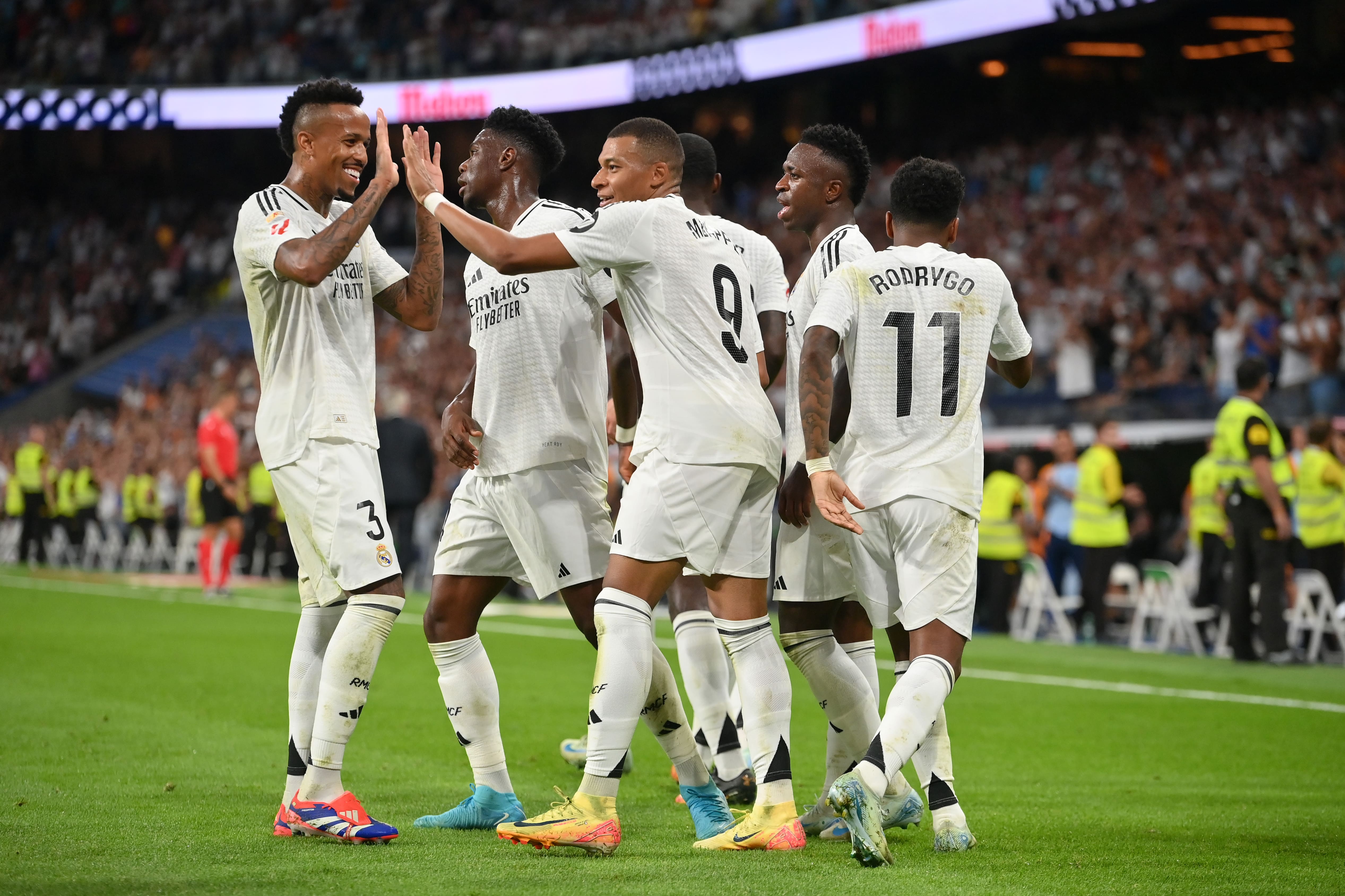 Pemain Bertahan Real Madrid Percepat Kepulangan dari Cedera