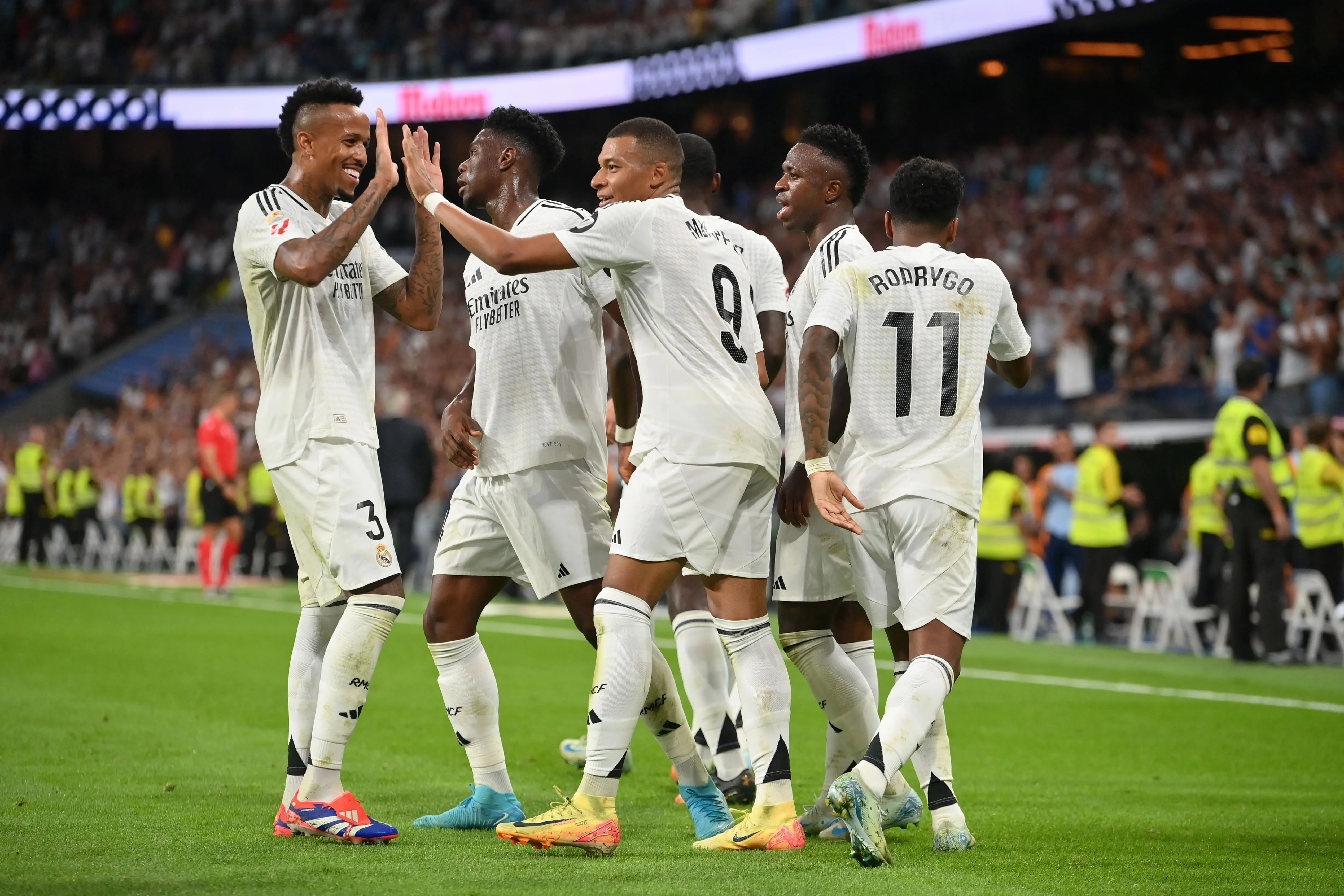 Pemain Bertahan Real Madrid Percepat Kepulangan dari Cedera - sumber: (footballespana)