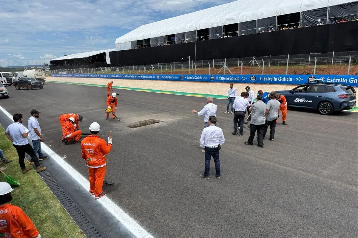 Perbaikan Lintasan Utama GP Brasil Terhambat Lubang Besar - sumber: (motorsport)