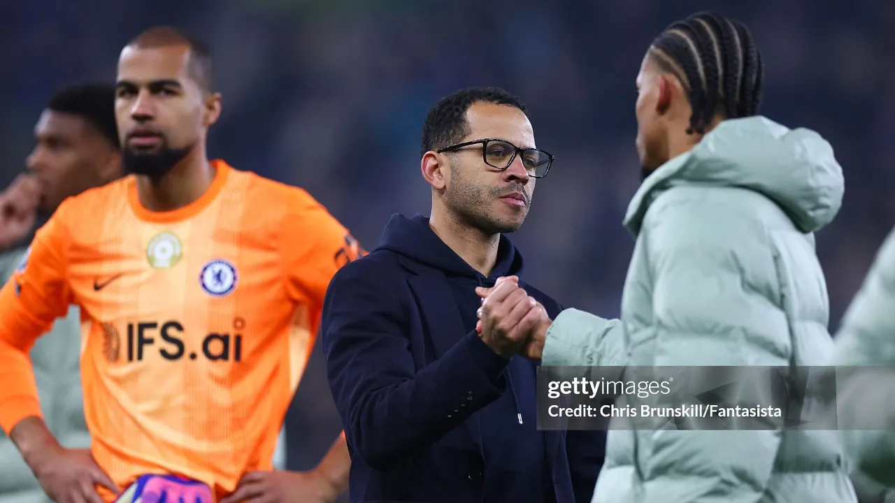 Liam Rosenior masih dipercaya Chelsea walau hasil terus memburuk
