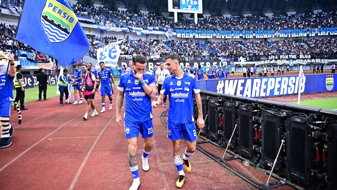 Kapten Persib, Marc Klok memuji dukungan Bobotoh yang membuat timnya perkasa di kandang