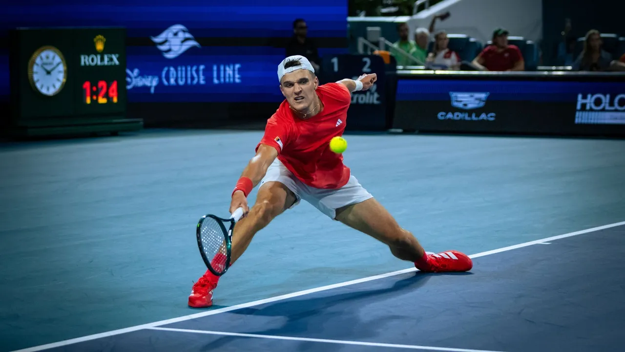 Tak Sepenuhnya Prima, Jakub Mensik Akui Tengah Berhadapan Dengan Virus