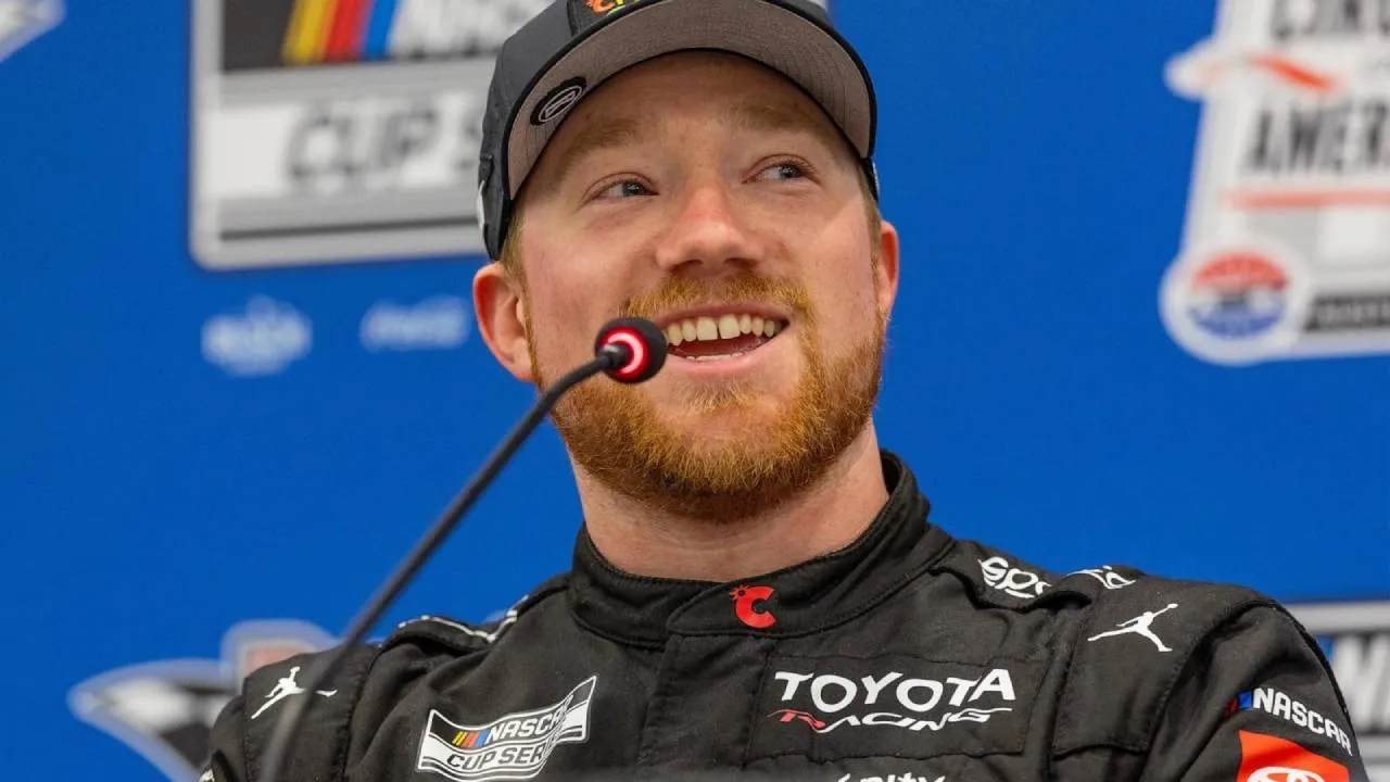 Tyler Reddick Antar 23XI Racing Kuasai Dua Posisi Terdepan di Darlington