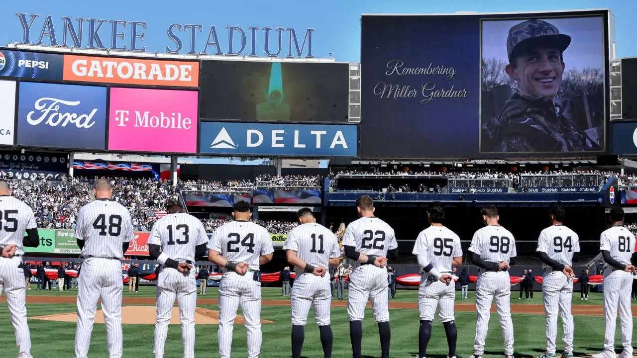 Putra Brett Gardner, Miller Gardner, mendapatkan penghormatan dalam sebuah pertandingan Yankees. (Foto: AP)