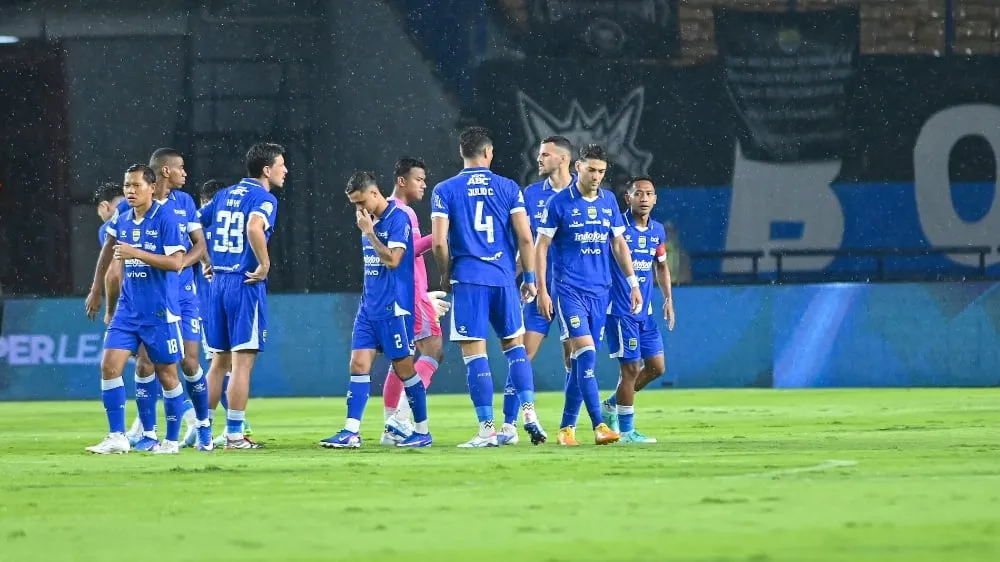 Klaim Klok: Persib Siap Menapaki Jalur Juara dengan Pengalaman - sumber: (ileagueid)