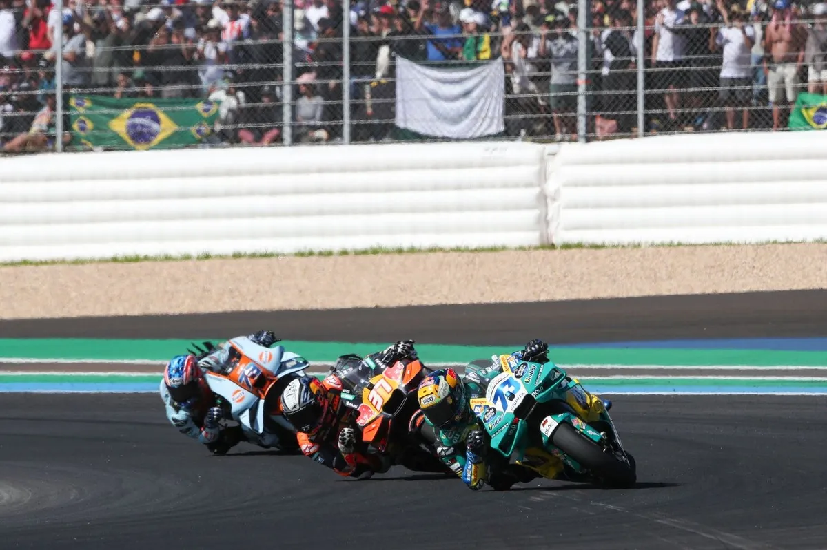 Kondisi Tak Layak: Rins dan Marquez Tertimpa Aspal di GP Brasil - sumber: (motorsport)