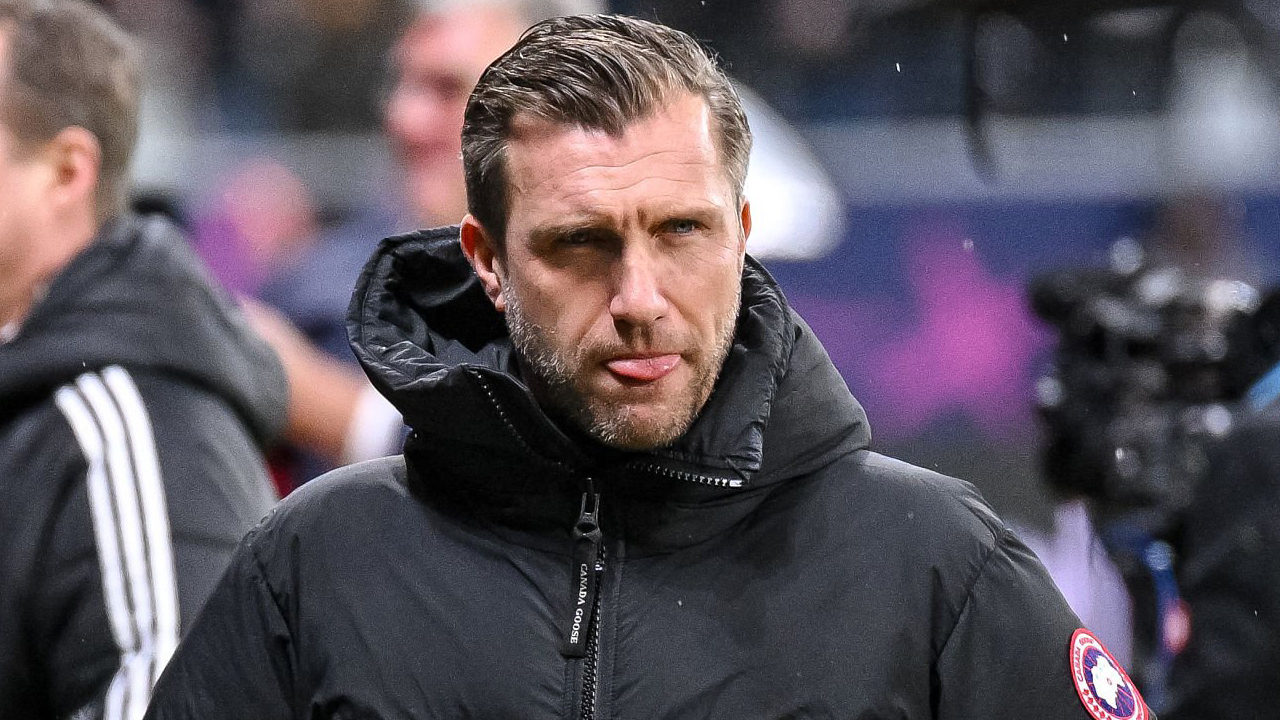 Markus Krosche Kritik Performa Frankfurt Usai Kekalahan Tipis di Mainz