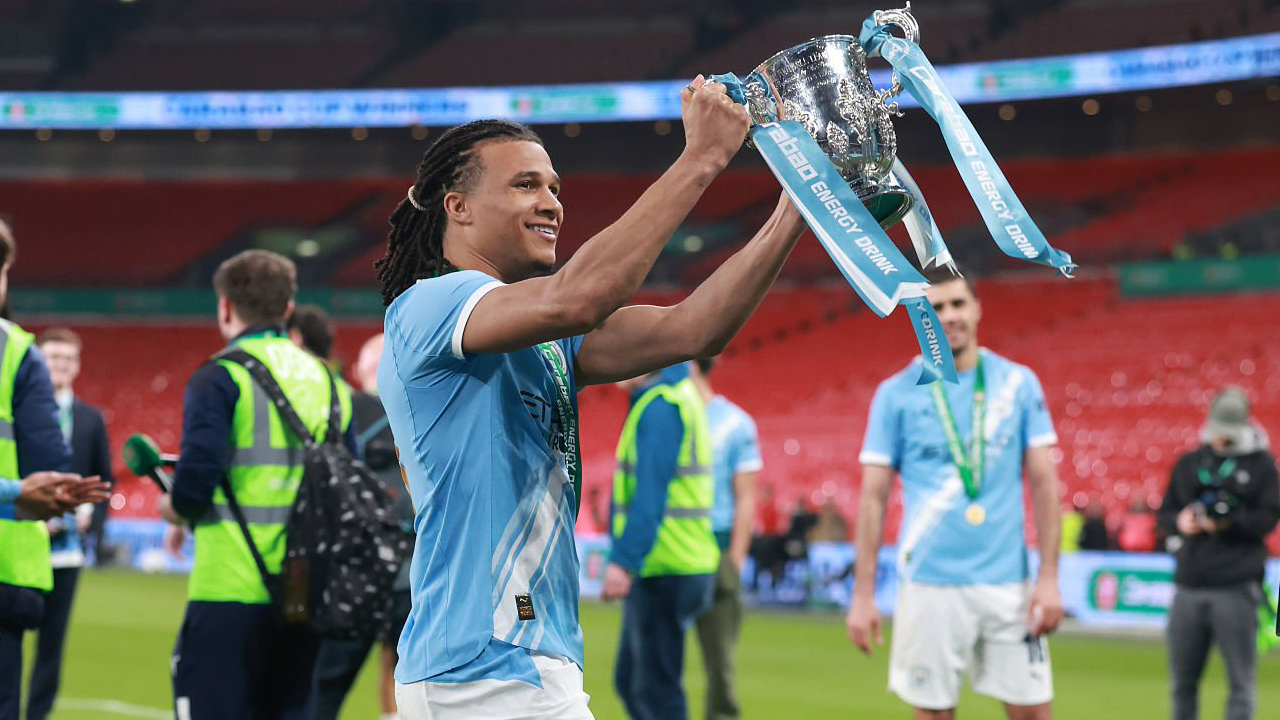 Menangkan Carabao Cup, Nathan Ake Bahagia City Kembali ke Jalur Juara