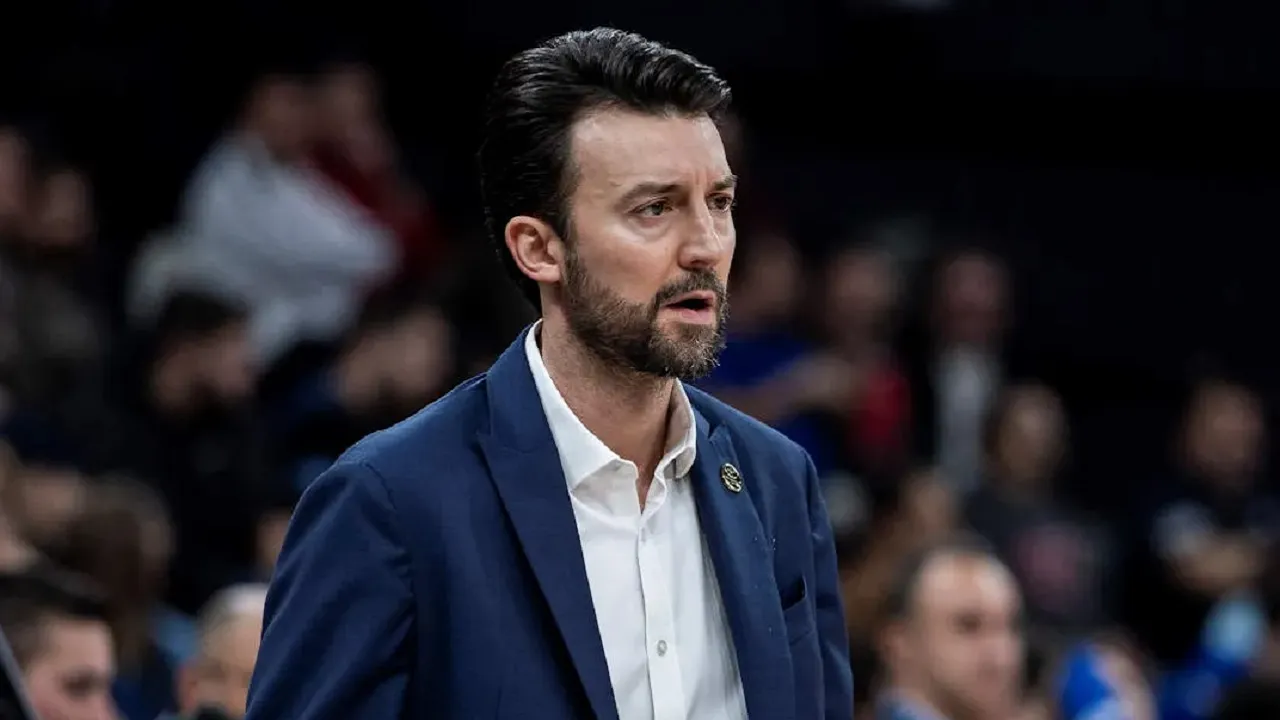 Paris Basketball tak lagi pakai jasa Francesco Tabellini.