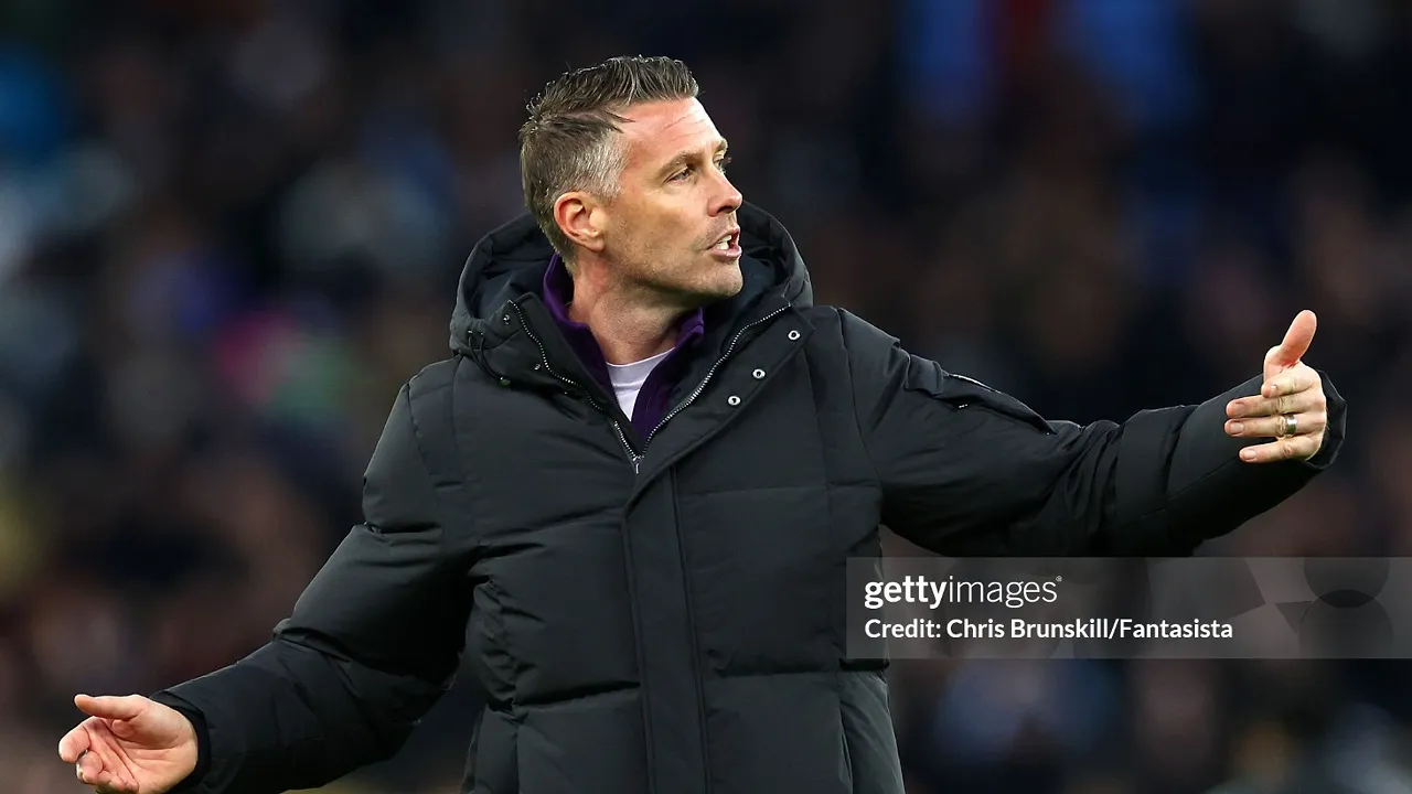 Rob Edwards Minta Wolves Perbaiki Hubungan dengan Suporter