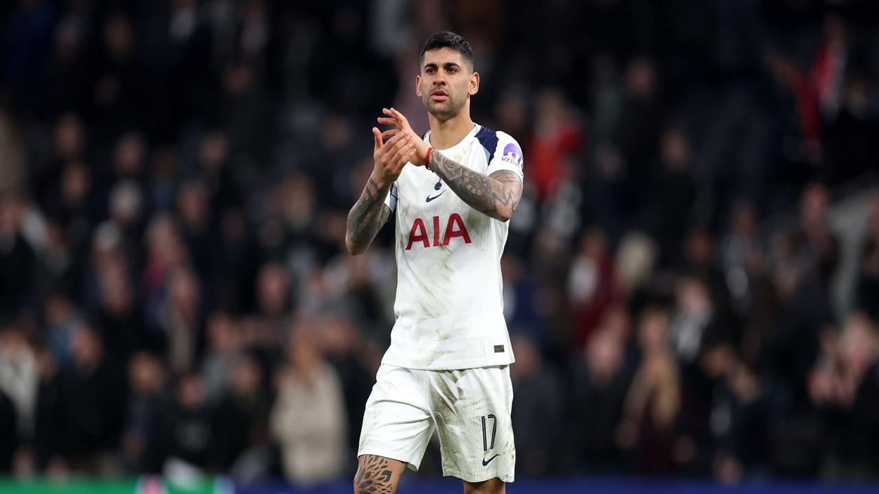 Romero Sebut Hari Menyedihkan Usai Tottenham Dikalahkan Forest