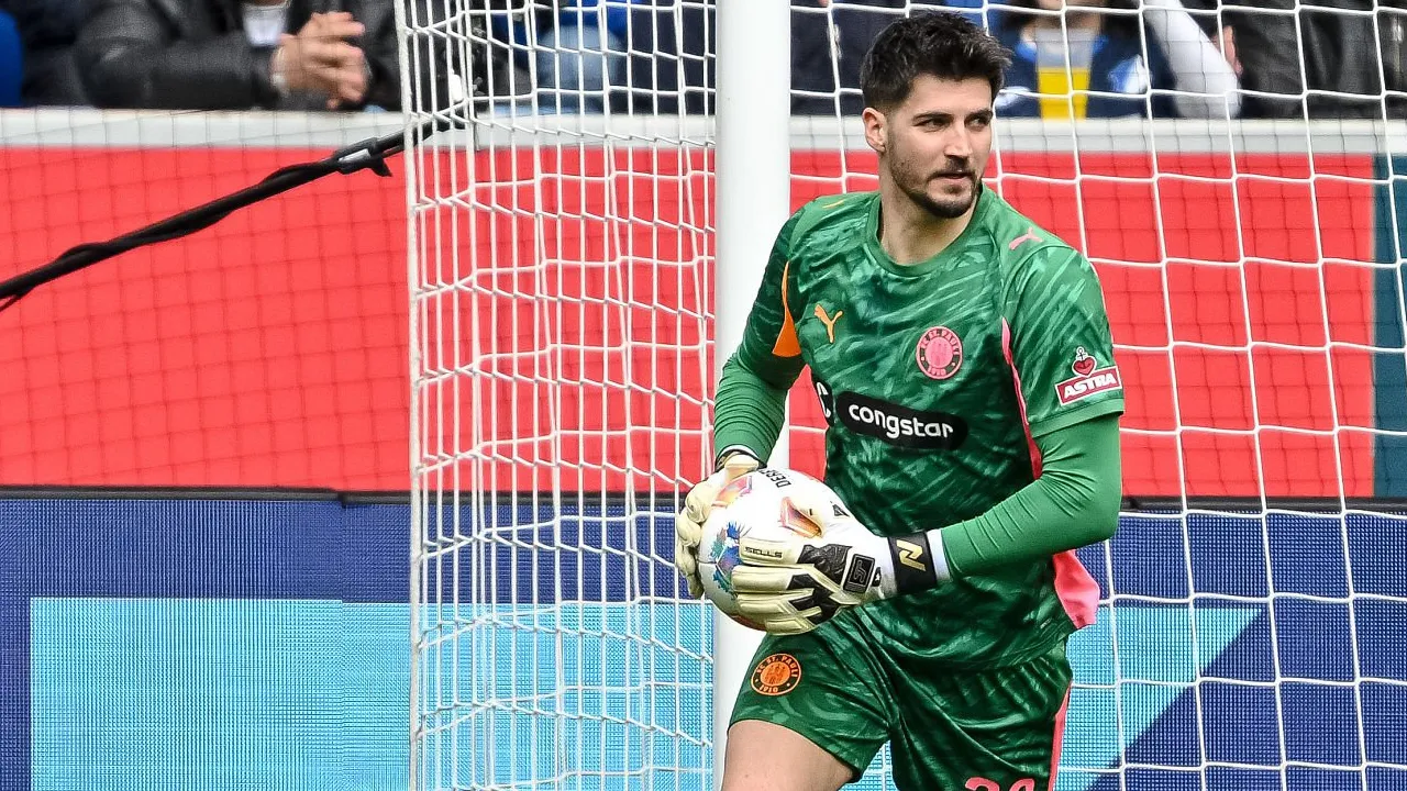 St. Pauli Kalah Tipis, Nikola Vasilj Soroti Momen-momen Sial di Babak Kedua